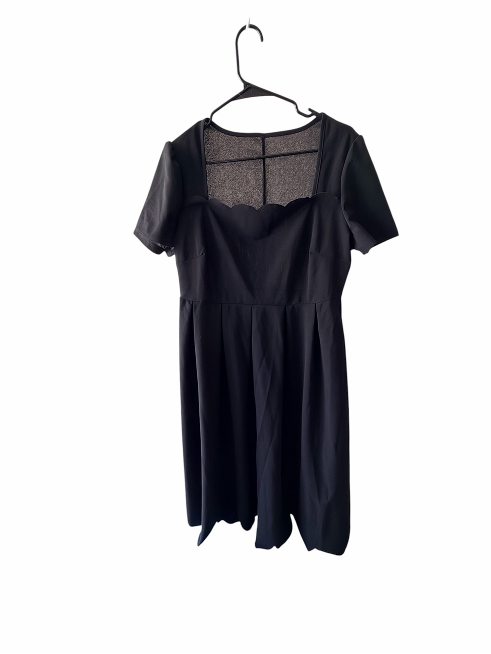 Black Fit & Flare Midi Dress Scalloped Sweetheart Neck Pleated Party Dress